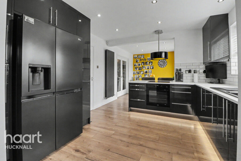 House in Ashfield, Hucknall - View 5