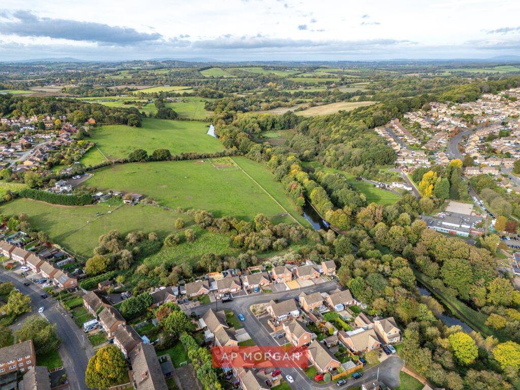 House in Dudley - View 4
