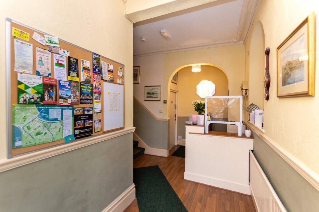 Deganwy Avenue, Llandudno, Conwy, LL30 photo 2