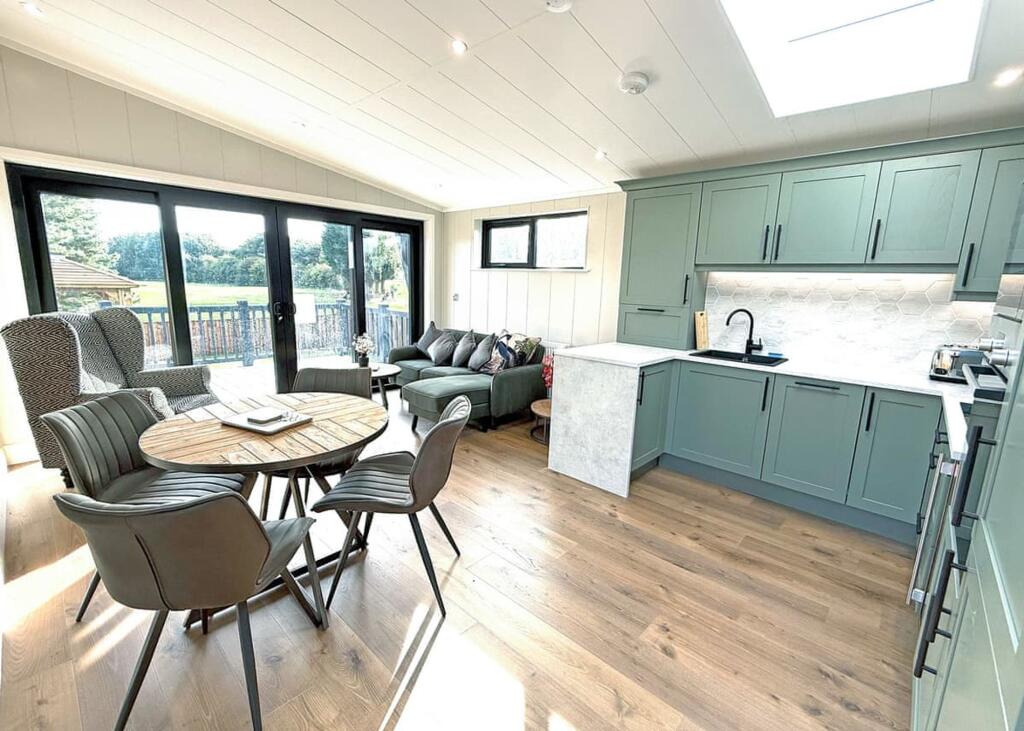 House in Messingham, North Lincolnshire - View 4