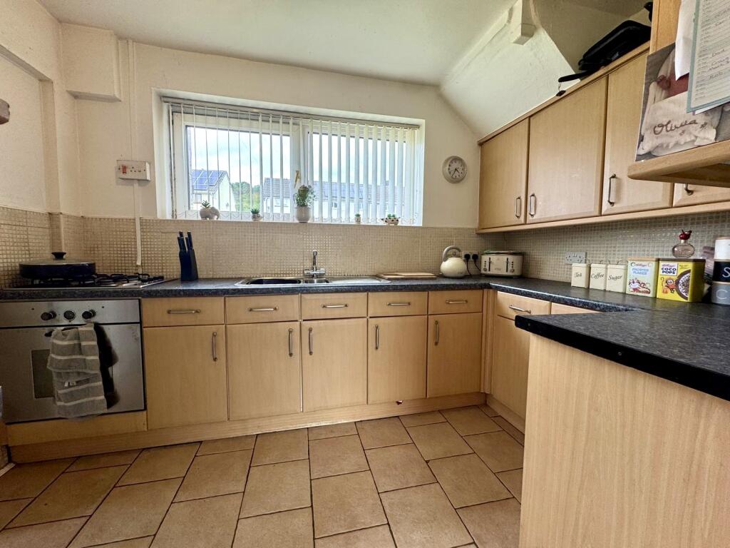 House in Abercanaid, Troed-y-rhiw - View 2