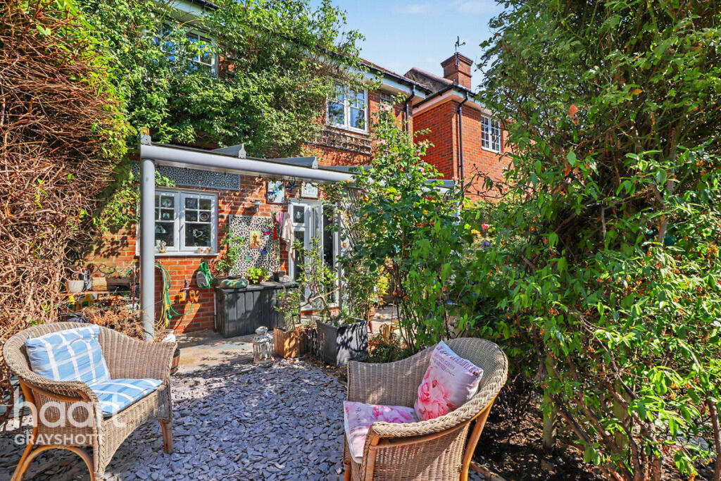 House in Waverley, Haslemere - View 4
