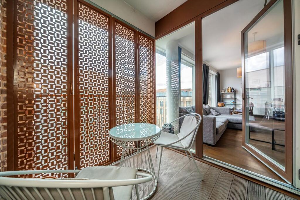 Apartment in London - More