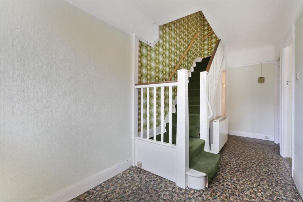House in Bromley - View 3