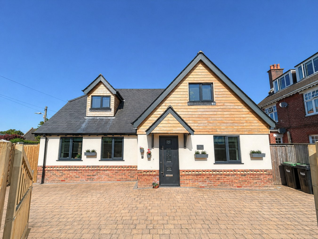 Main image of property: Eastbank Road, Brockenhurst, SO42