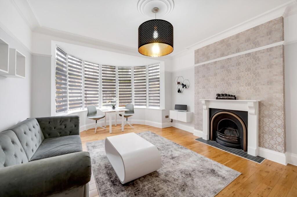 House in London - View 2