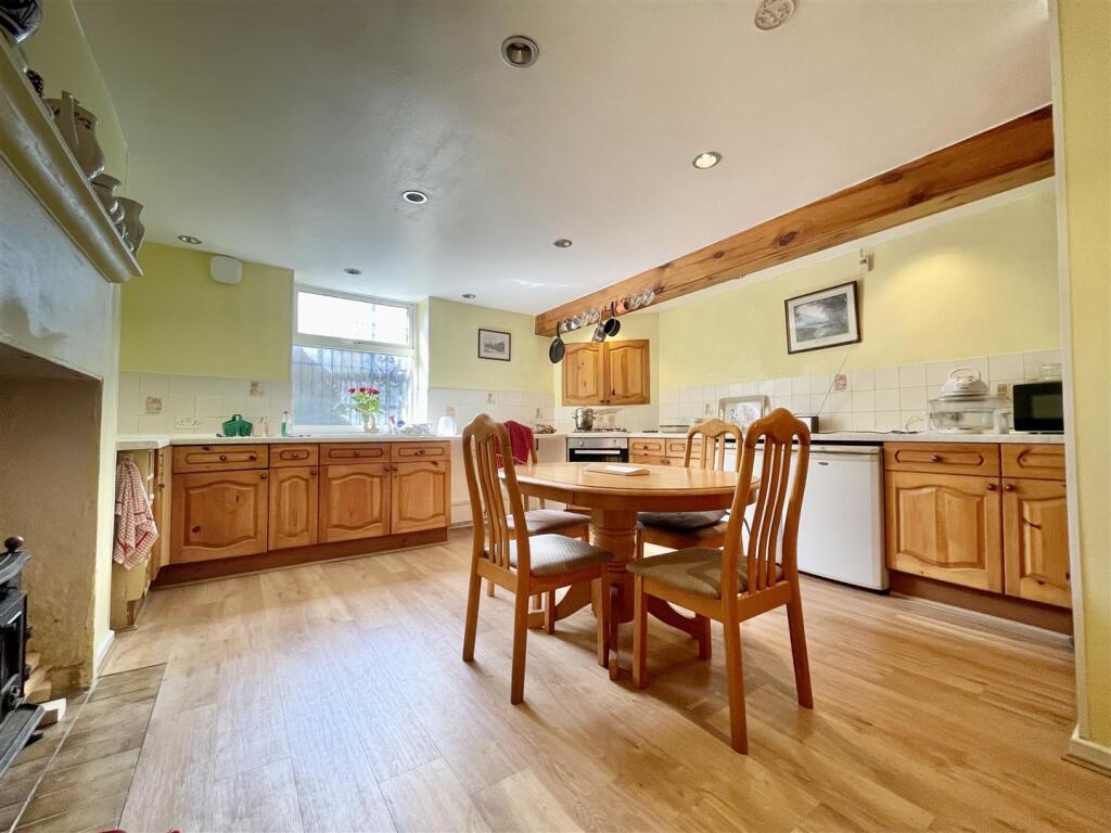 Vine Terrace West, Bradford 8 - View 3