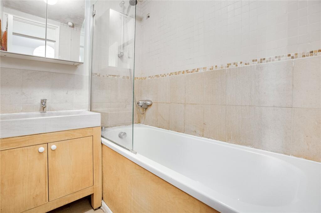 Apartment in London - View 5
