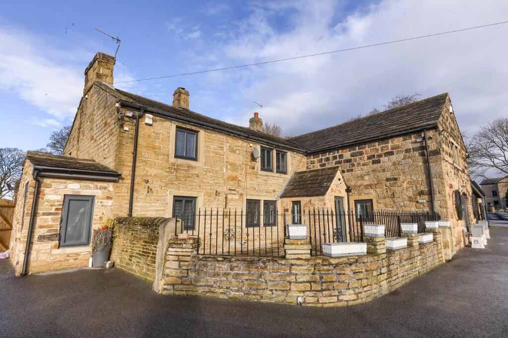 Main image of property: Apperley Lane, Bradford, West Yorkshire, BD10