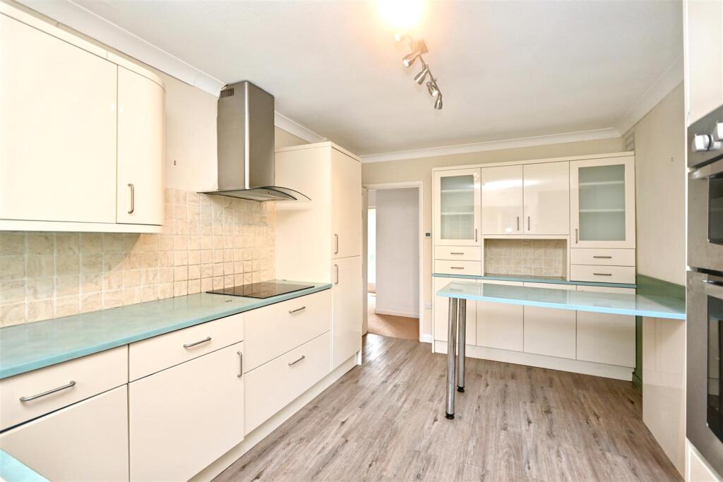 Farlaine Road, Eastbourne photo 4