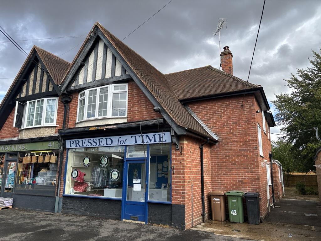 Main image of property: 43 Wood Lane, Sonning Common, Reading, Berkshire, RG4 9SJ