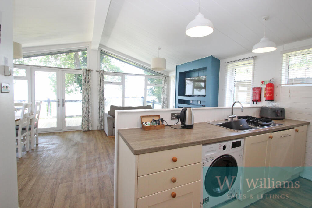 Woodside Coastal Retreat, Wootton photo 5