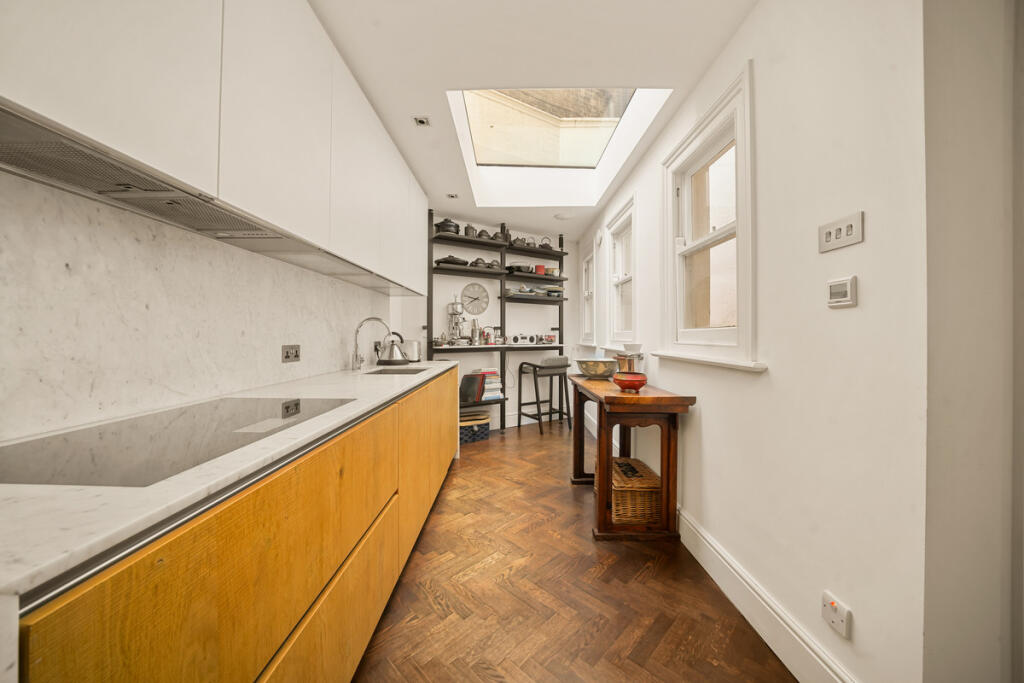 Apartment in London, Paddington - View 4