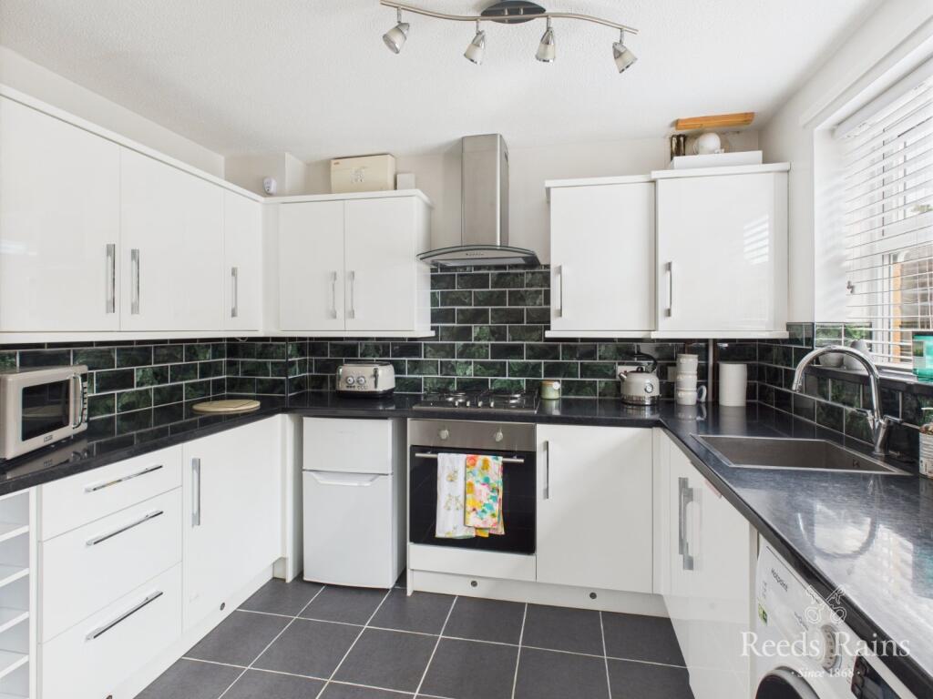 Kestrel Court, Newton Aycliffe, Durham, DL5 photo 4