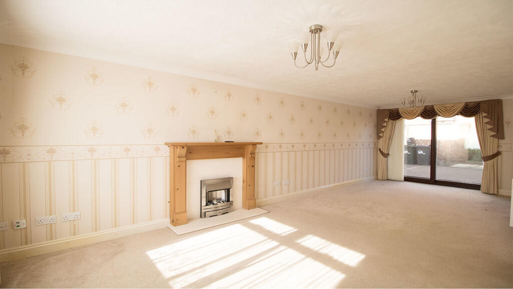 Viburnum Close, Ashford, TN23 photo 3