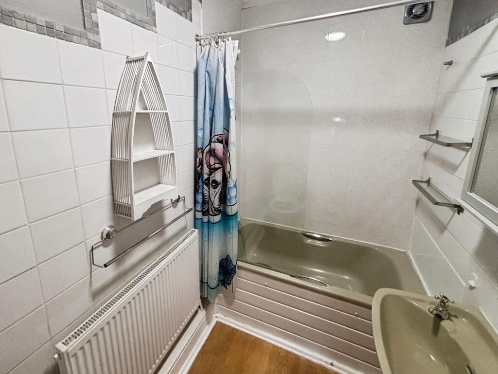 House in Hull, Kingston upon Hull - More
