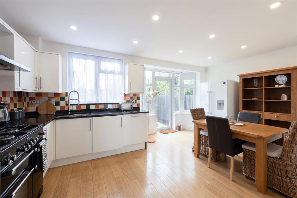 House in London, Oakwood, Southgate - View 4