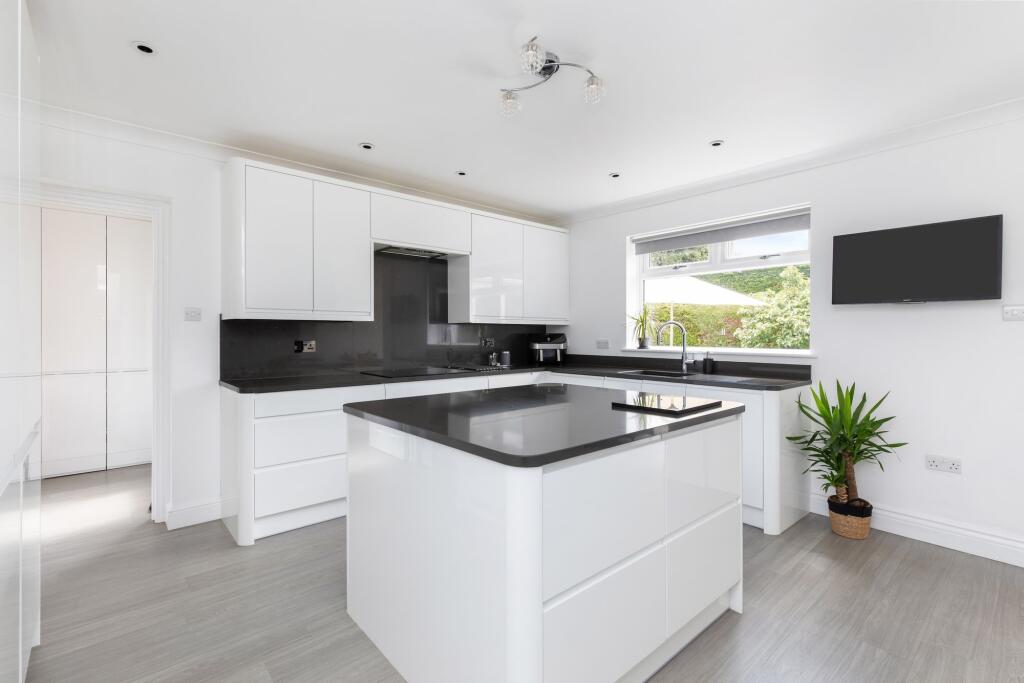 The Oaks, Rustington, BN16 photo 5