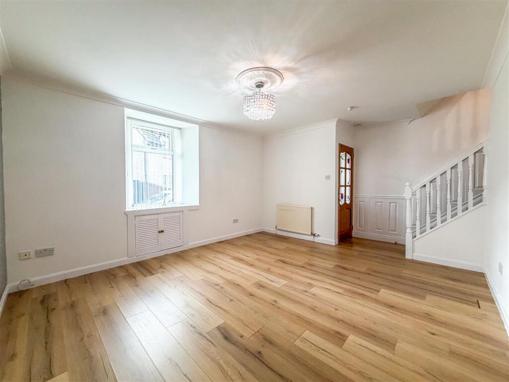 House in Larkhall, South Lanarkshire - View 4