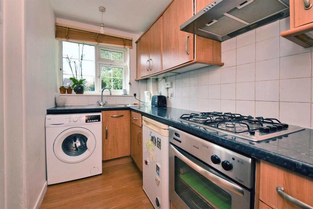 Apartment in Kingston upon Thames - More