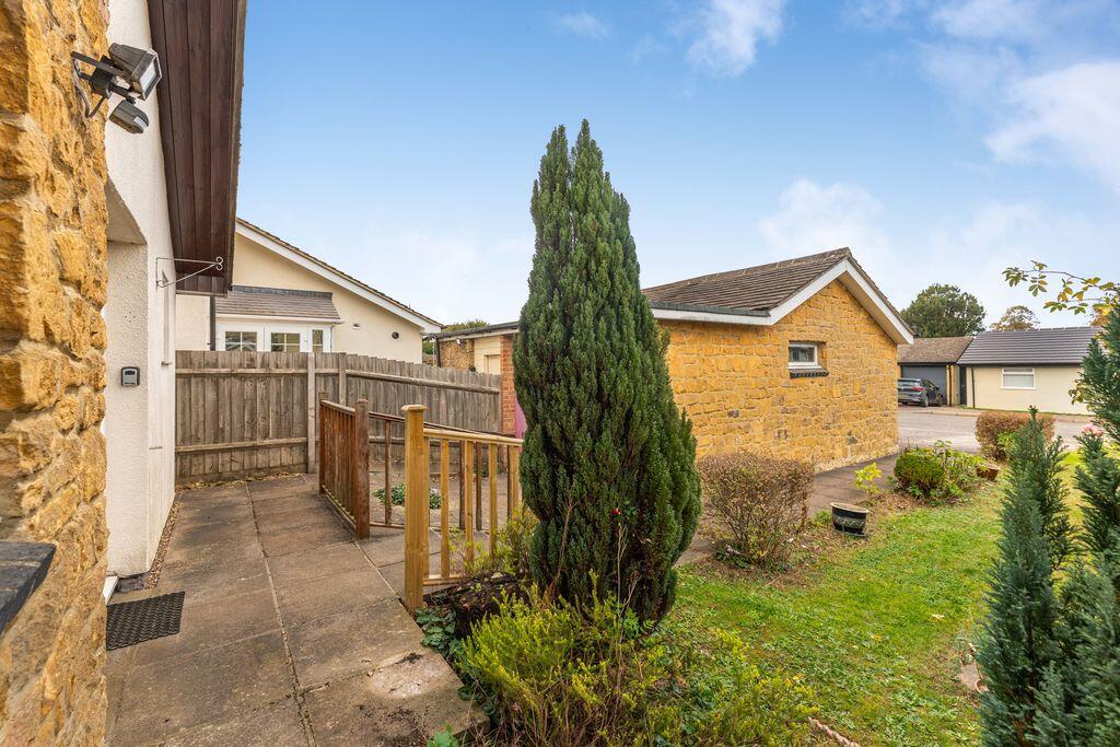 Glebe Rise, Kings Sutton - No onward chain photo 4