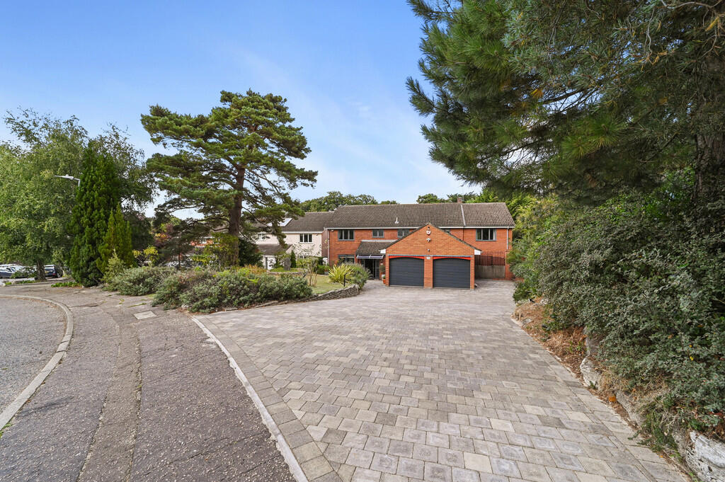 Hurnard Drive, Lexden, Colchester photo 2