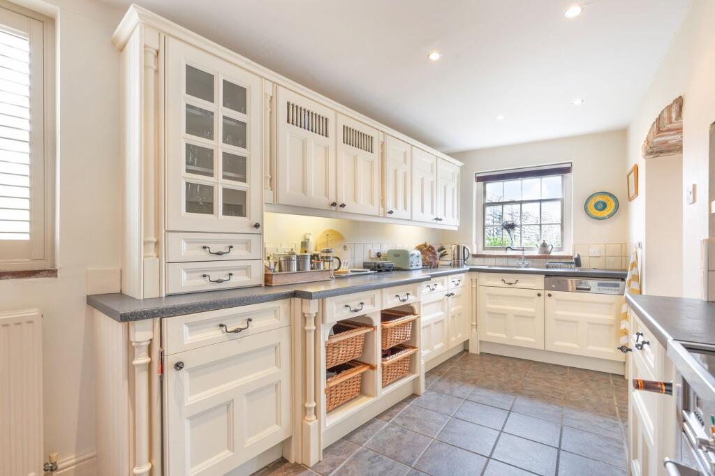 Chain Free - A Refined Coastal Home in Blakeney photo 3