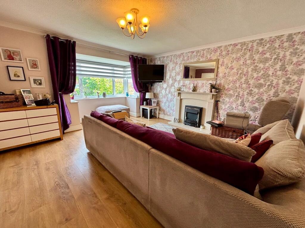 Hamilton Road, Evesham, Worcestershire, WR11 photo 2