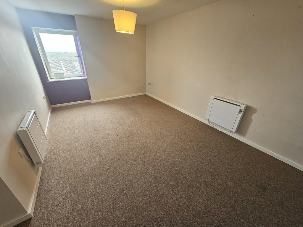 Apartment in Oldham - View 4