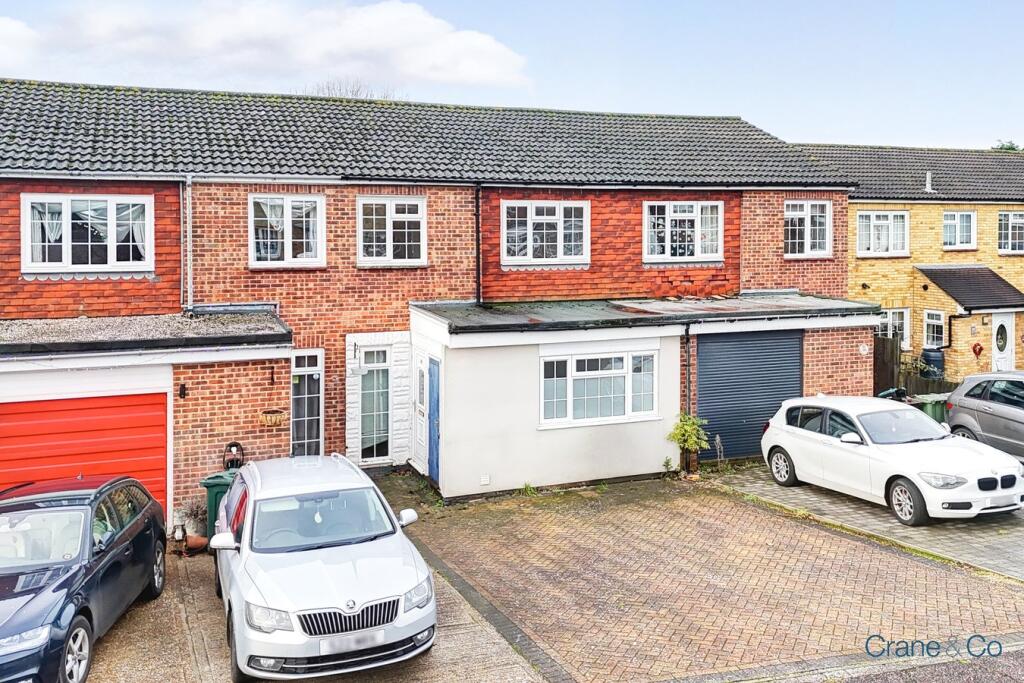 3-bed terraced on Oak Tree Way, Hailsham, BN27, £260,000
