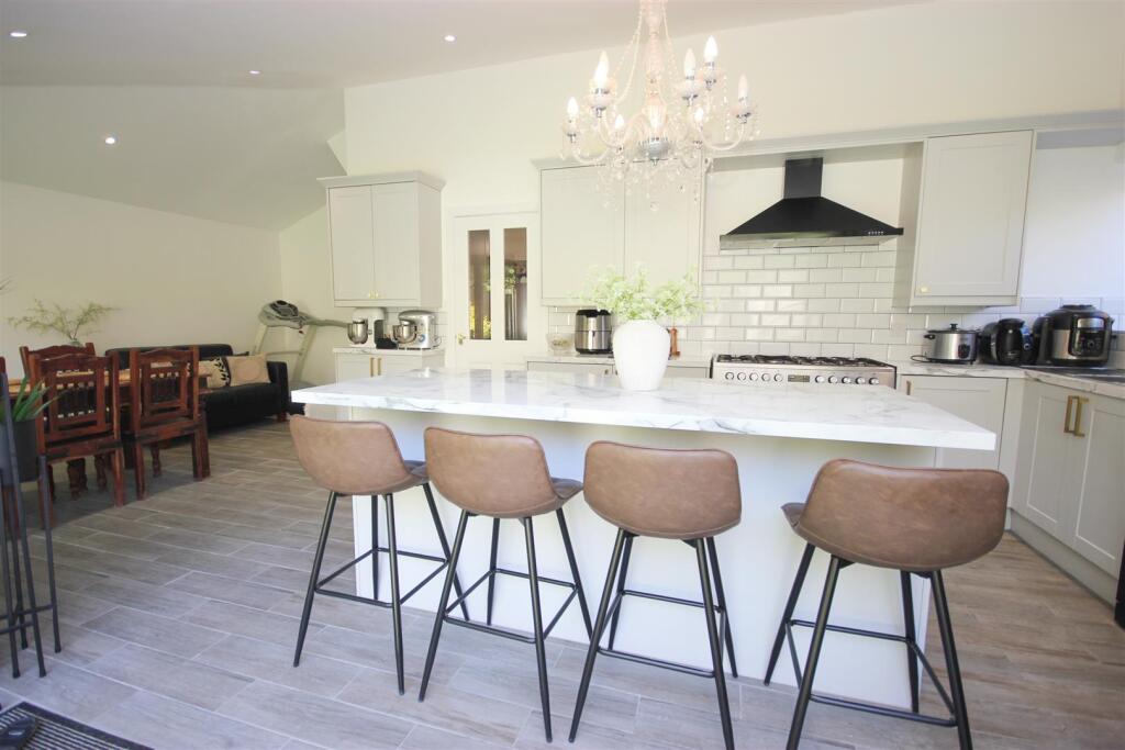 NN8 Windermere Drive, Wellingborough photo 2