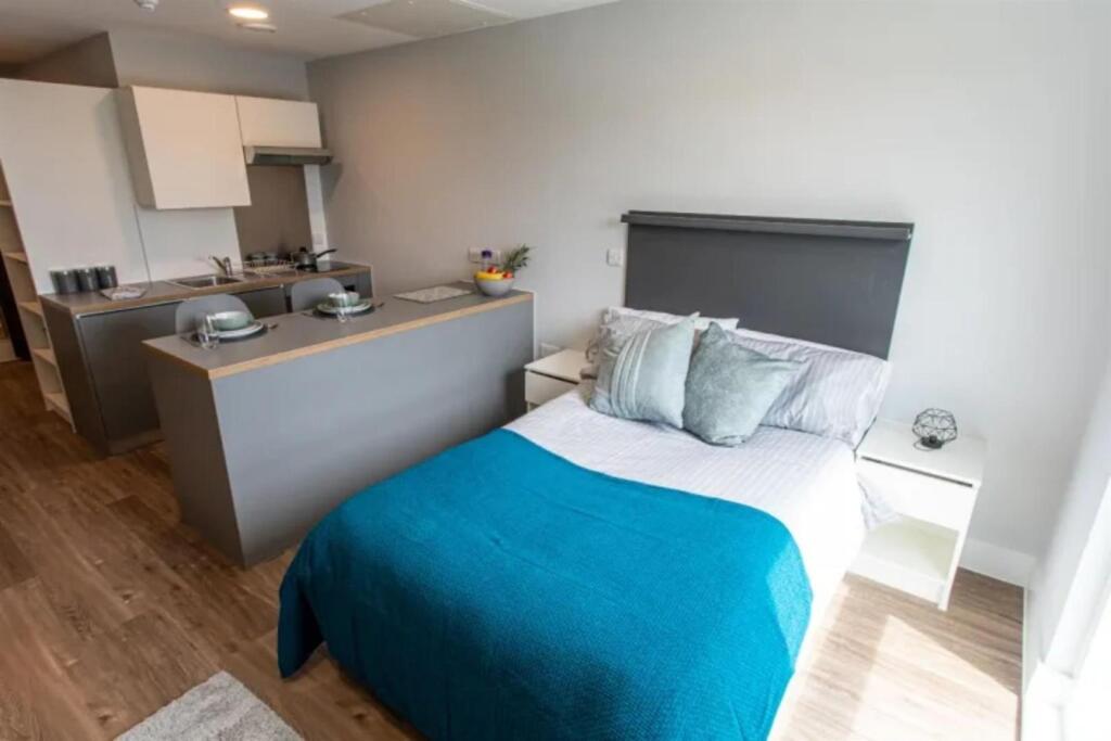 Main image of property: OXFORD | STUDENT | SEPTEMBER