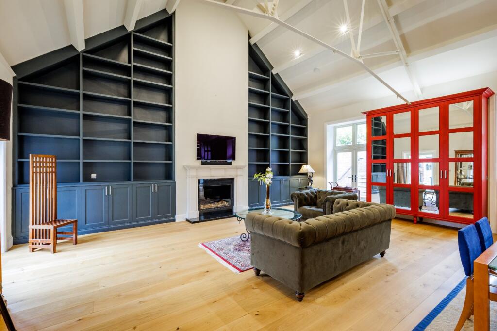 House in Guildford, Surrey - More