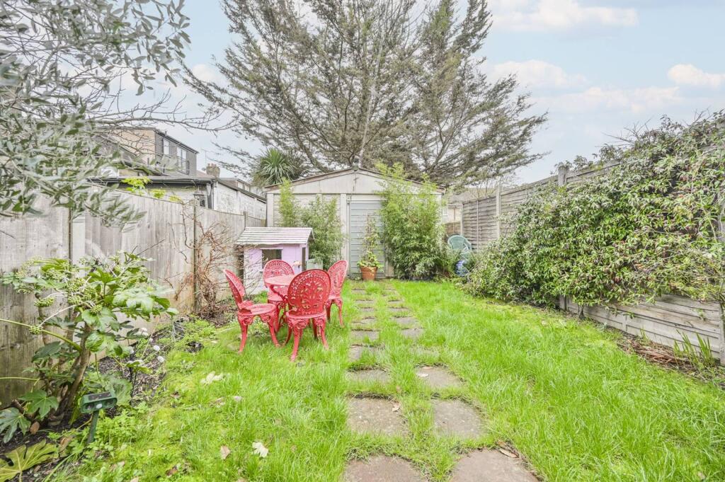 Main image of property: Penrhyn Avenue, Lloyd Park, London, E17