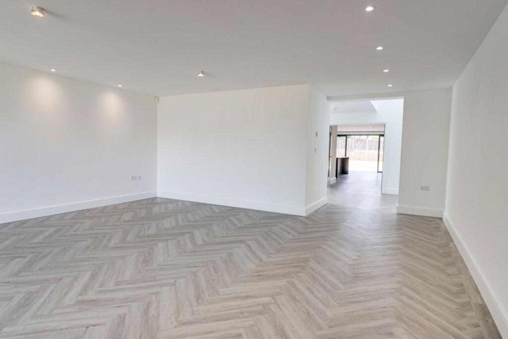 House in East Hertfordshire, Spellbrook, Sawbridgeworth - More