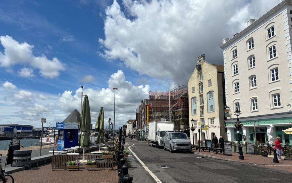 Hennings Wharf.jpg