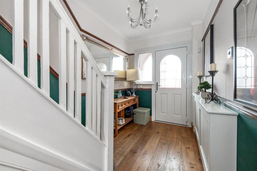 House in Croydon - View 5