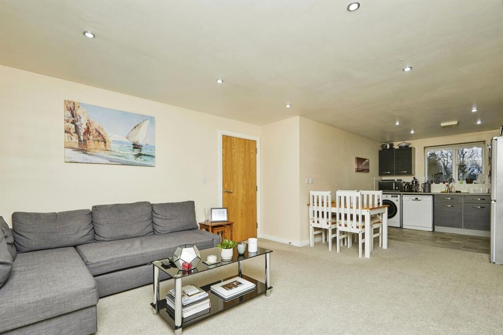 Apartment in Derby - View 5