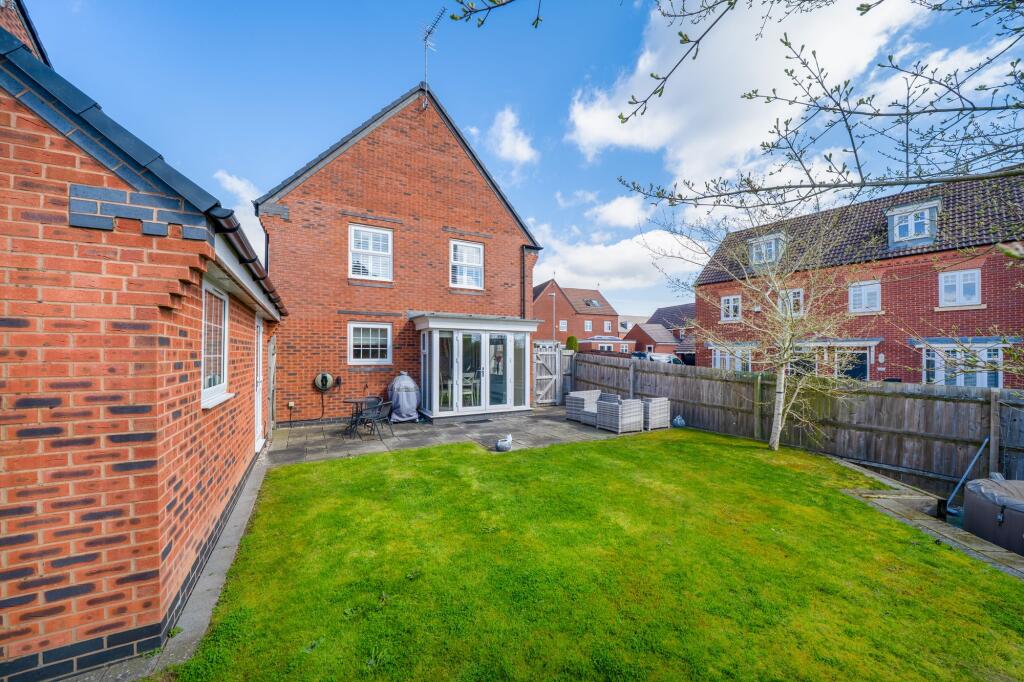 16 Hughes Road, Baggeridge Village, Dudley, DY3 4BQ photo 4