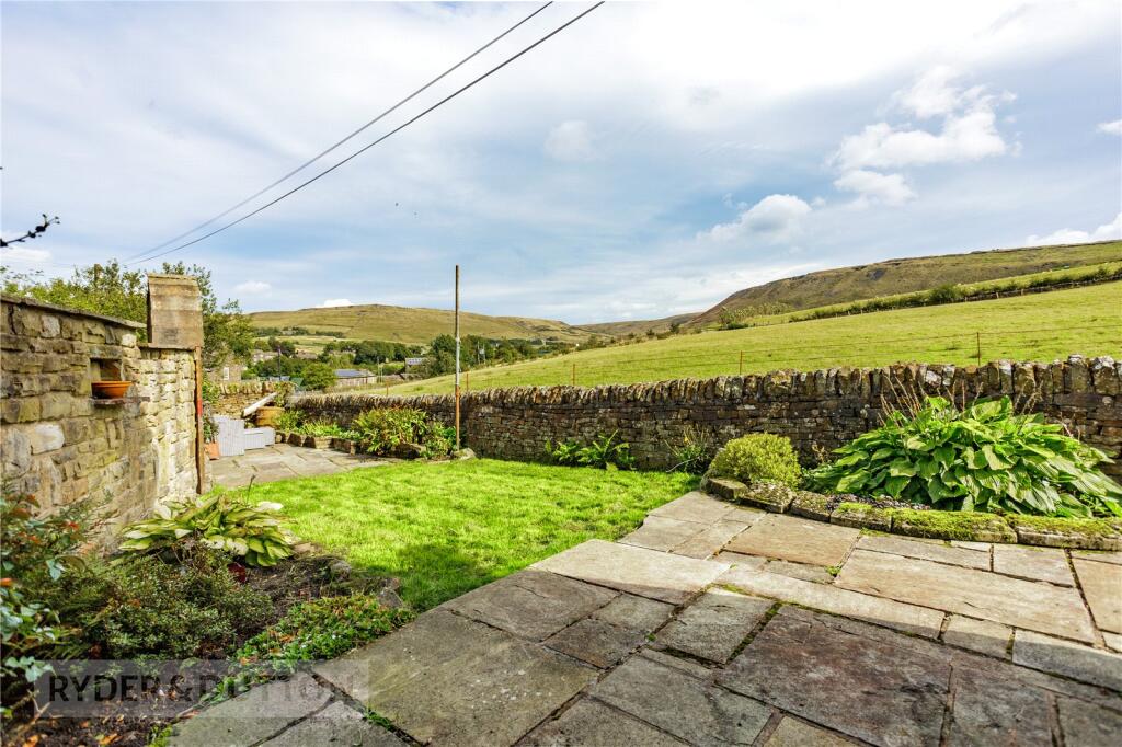 House in Oldham, Saddleworth - View 4