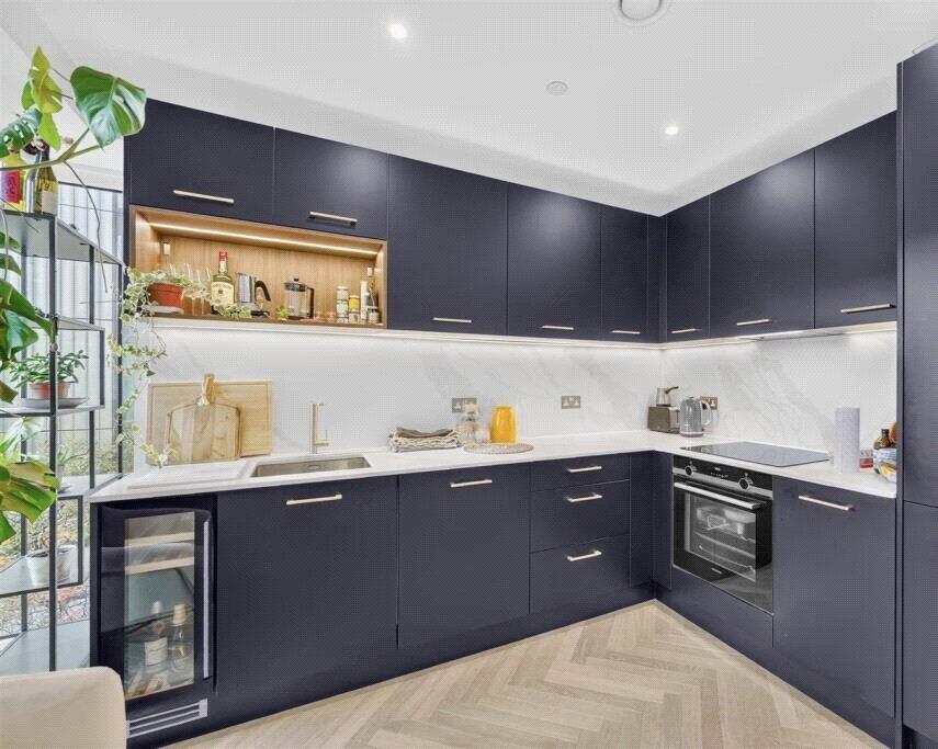 Apartment in London - View 3
