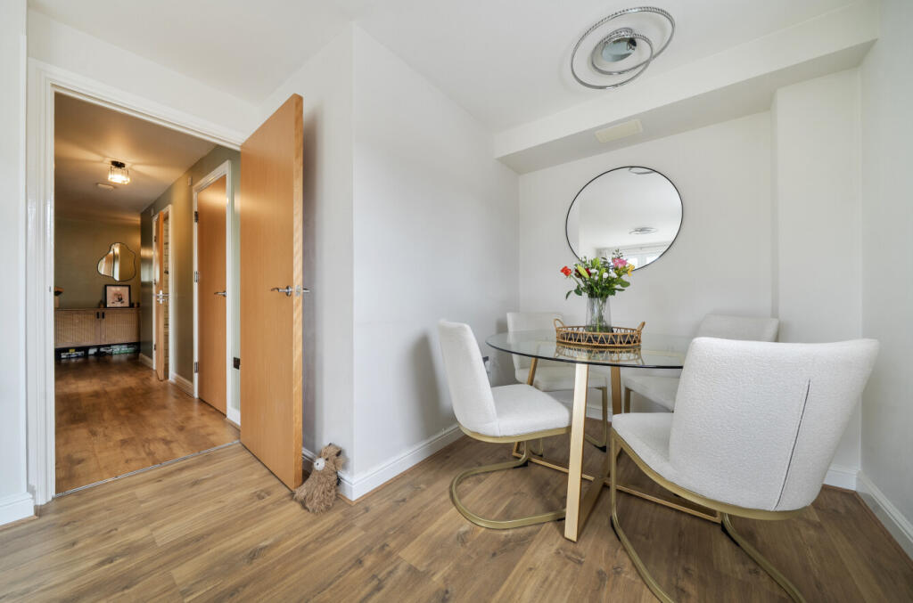 Apartment in Dartford - View 5