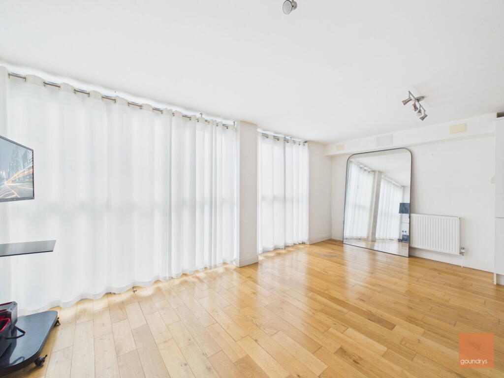 Apartment in Truro - More