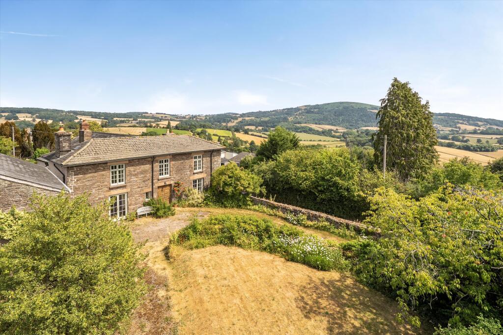 House in Newport - View 3
