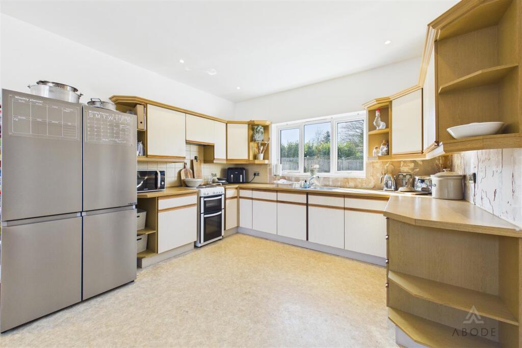 Greenacres Drive, Uttoxeter, Staffordshire photo 5