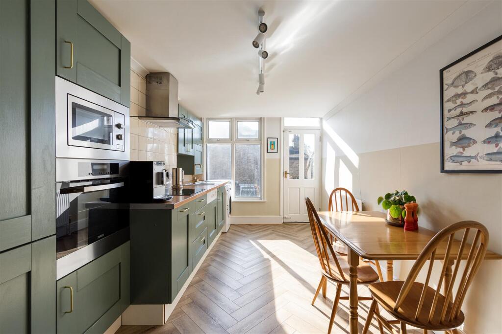Apartment in London, Walthamstow Village, Leyton - View 3