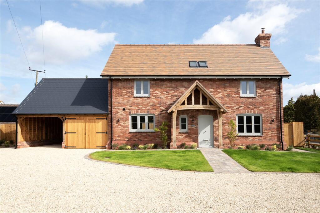 House in Worcester - View 3