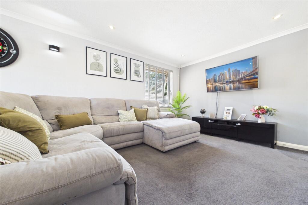 Apartment in Reading - View 4