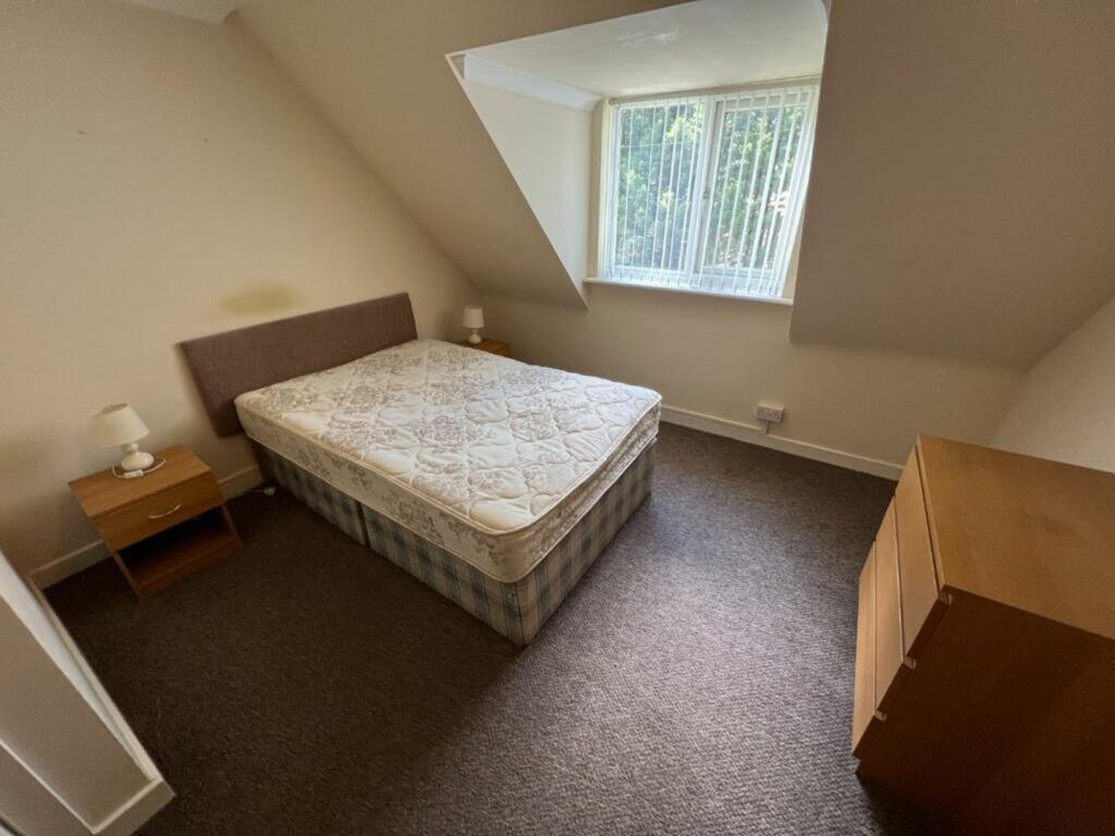 The Retreat, Cardiff, CF23 photo 3
