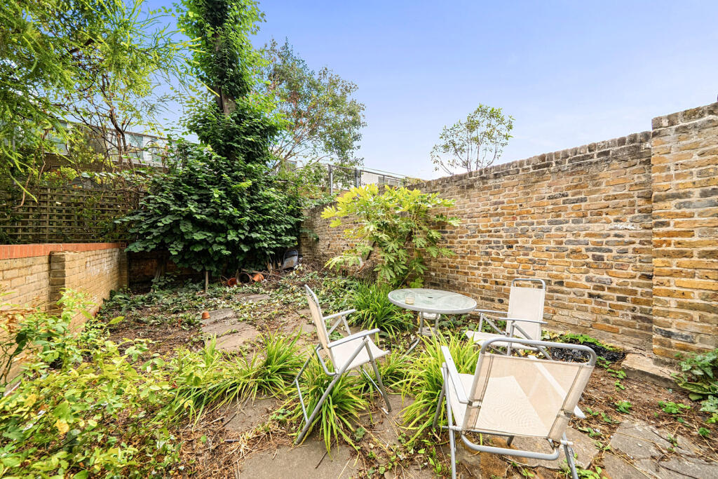 2-bed flat on Prince of Wales Road, Kentish Town, Kentish Town, London, NW5, £560,000